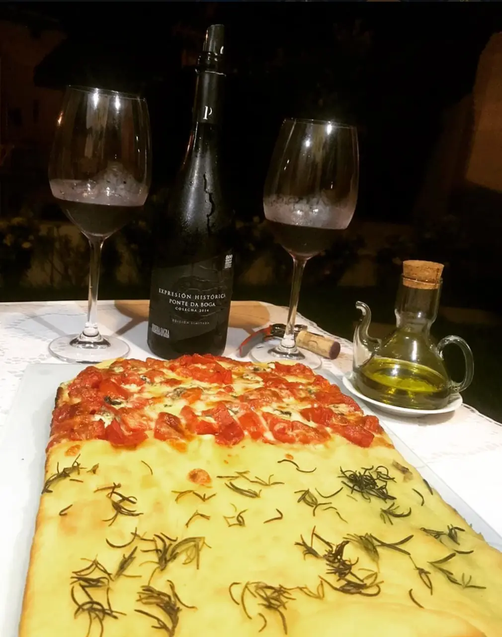 Schiacciata com pomodoro e alecrim